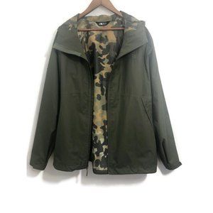 The North Face Green/Camo Jacket size XXL